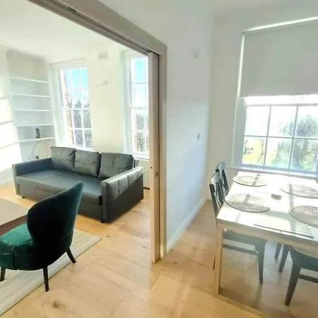 Lägenhet Modern And Spacious 2 Bed Dublin