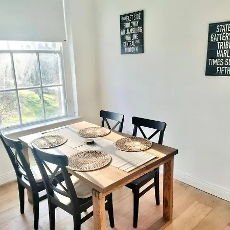 Lägenhet Modern And Spacious 2 Bed Dublin
