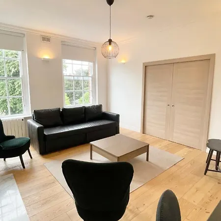 Modern And Spacious 2 Bed