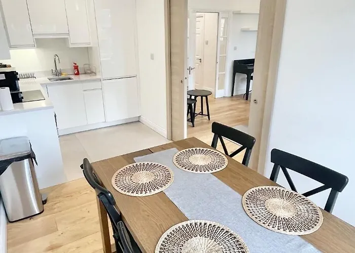 Modern And Spacious 2 Bed 아파트