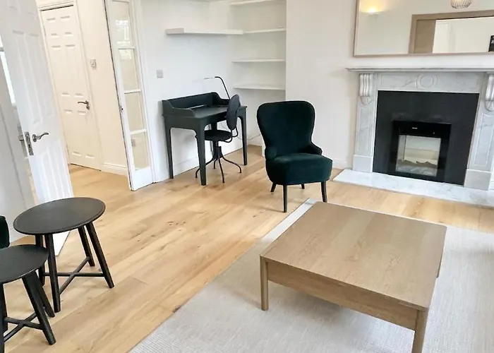 Modern And Spacious 2 Bed *