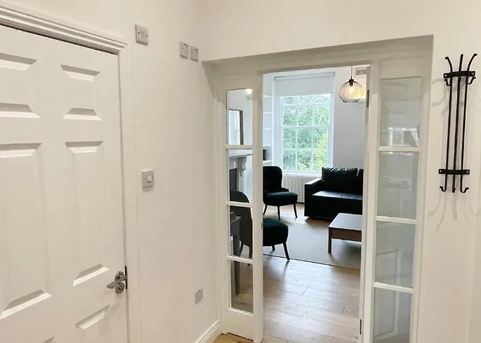 Modern And Spacious 2 Bed