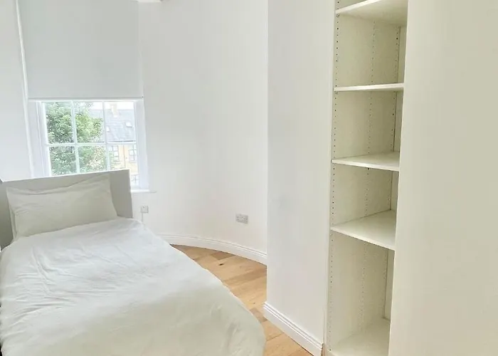 Modern And Spacious 2 Bed