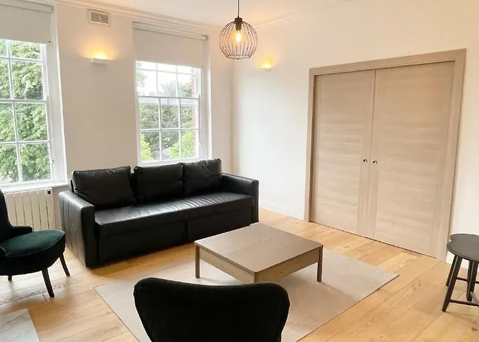 Modern And Spacious 2 Bed